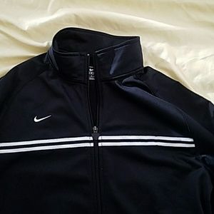 xl team nike lightweight windbreaker
